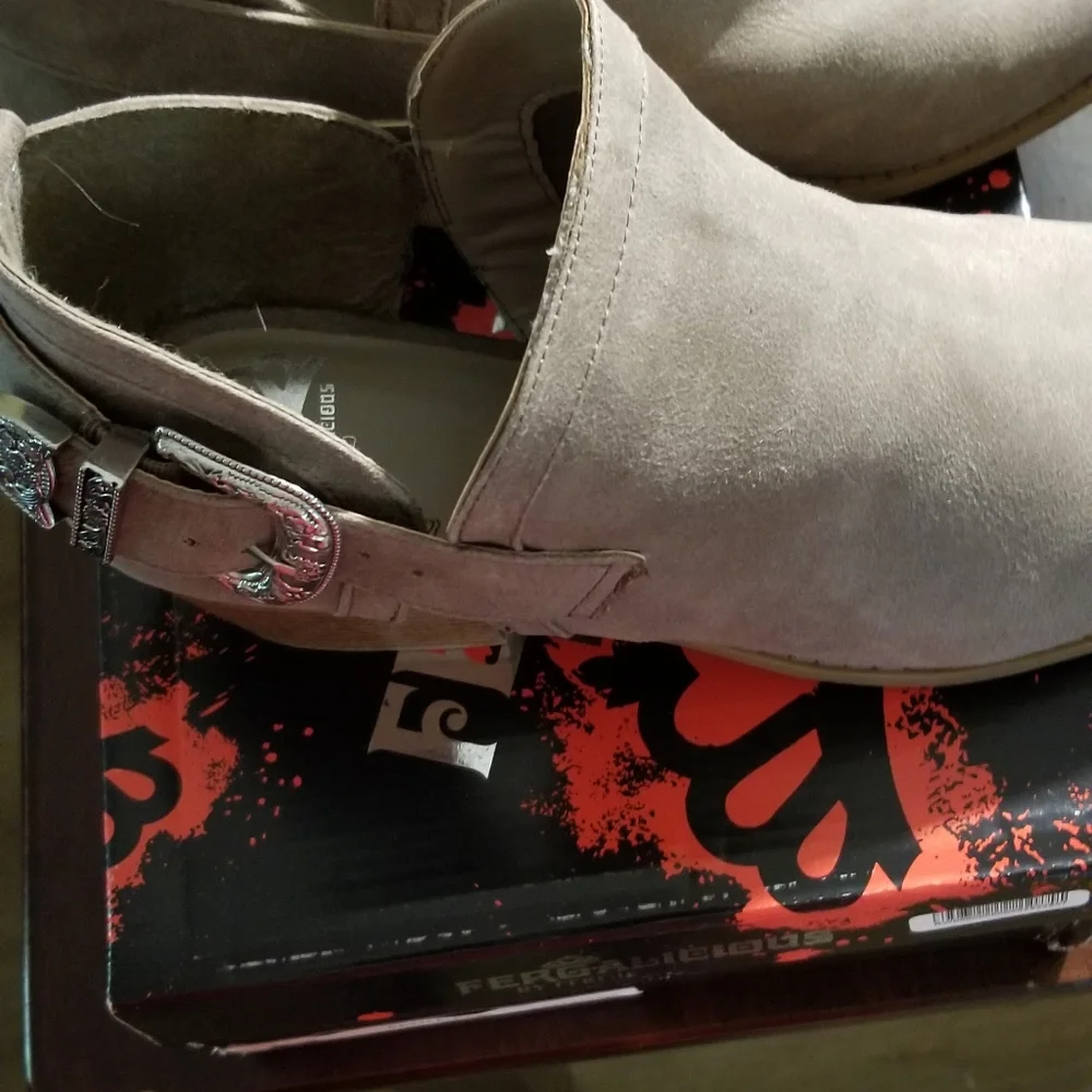 Fergalicious 11 Battle Doe booties NIB - Picture 4 of 4
